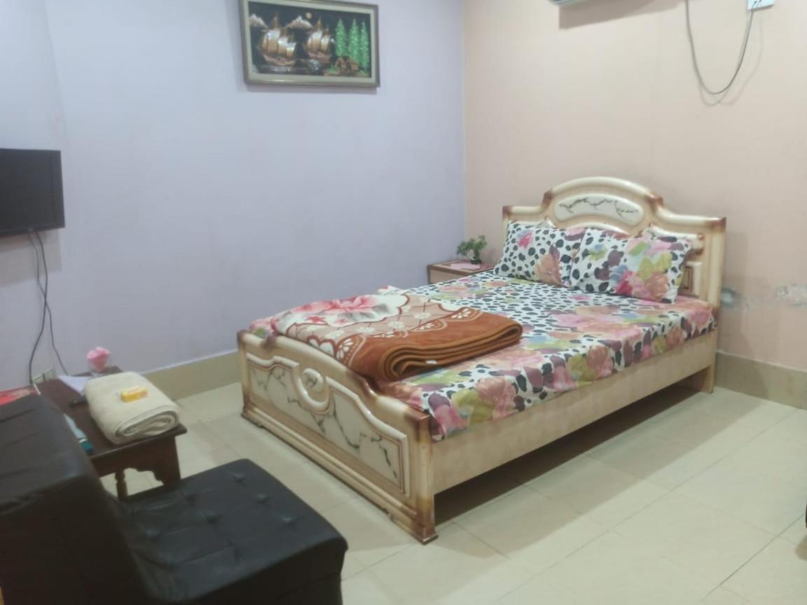Palm Valley Hotel Sukkur Ngoại thất bức ảnh